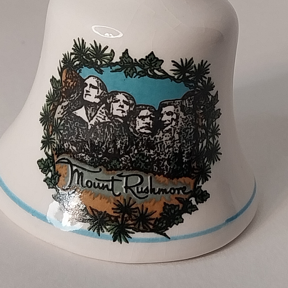 Vintage Mt Rushmore Bell